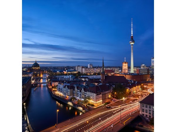Berlin Capital 4-Course Sunset Dinner Cruise Including Drinks