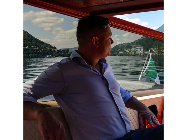 2 Hours Private Wooden Boat Tour on Lake Como 6 pax