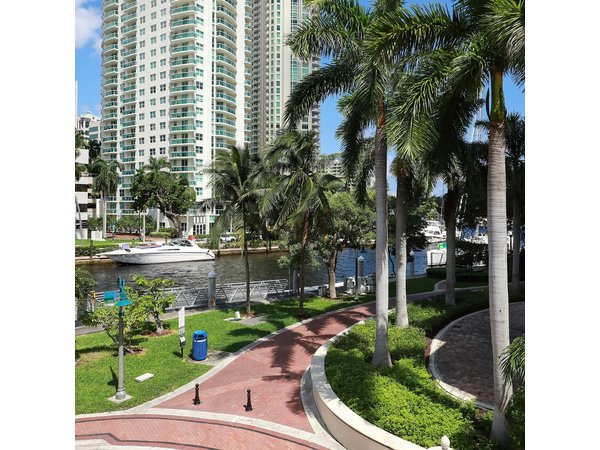 Fort Lauderdale Riverwalk Self-guided Audio Walking Tour