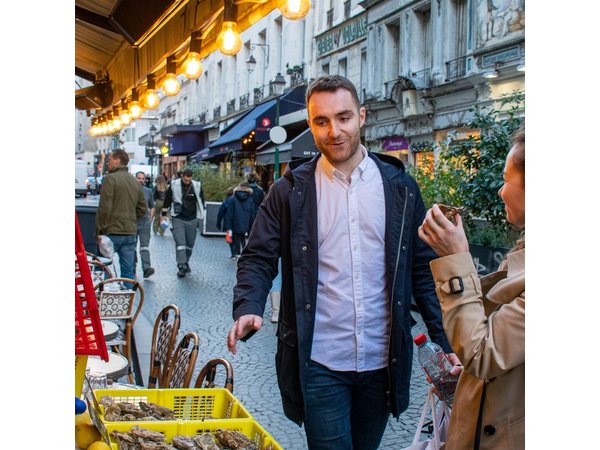 Paris Christmas Food Tour with a Local Guide, and Seasonal Treats