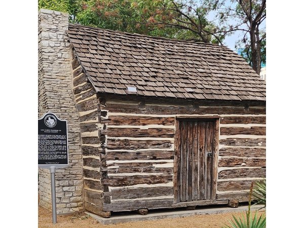 Historic Dallas Downtown Solo Self Guided Walking Tour