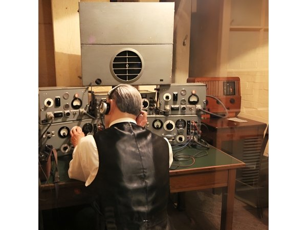 London in WW2 Walking Tour with Churchill War Rooms Visit