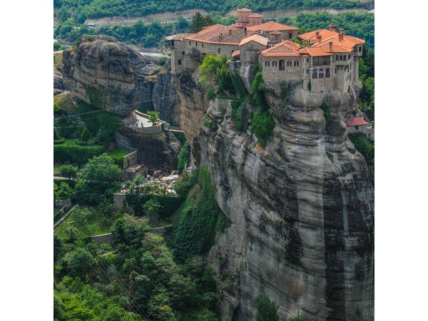2-Day Delphi and Meteora Tour from Athens
