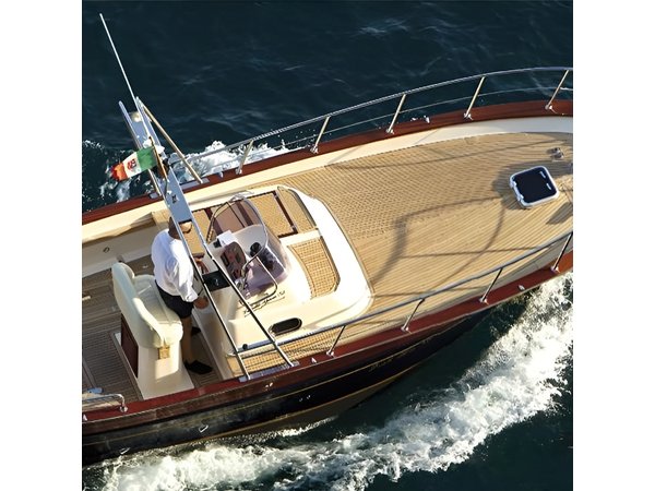 Private Boat Tour from Positano to the Amalfi Coast with Drinks