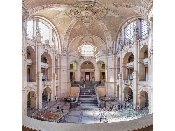 Guided tour of the New Town Hall in Hanover