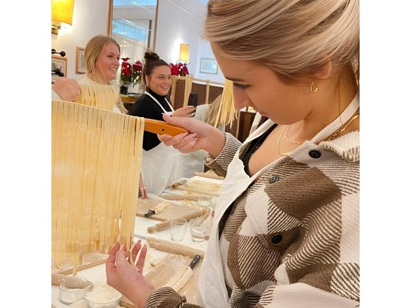 Pasta Cooking Class in Rome - Fettuccine Class in Piazza Navona