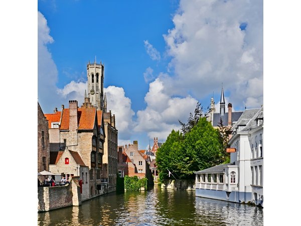 Bruges Small-group Full-day trip by Minivan from Paris