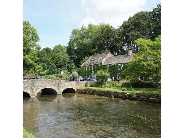 The Cotswolds Guided Day Tour from London