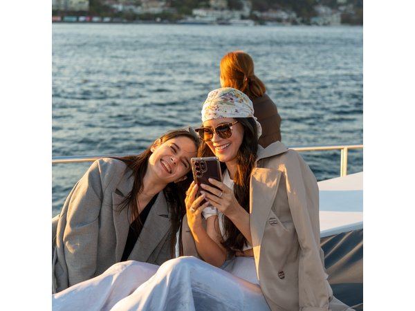Istanbul Bosphorus Afternoon Cruise with Guide & Turkish Coffee
