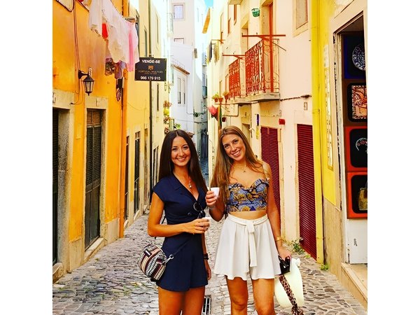 Half day Private Tour 4h Historical Lisbon Center w/ Tasting