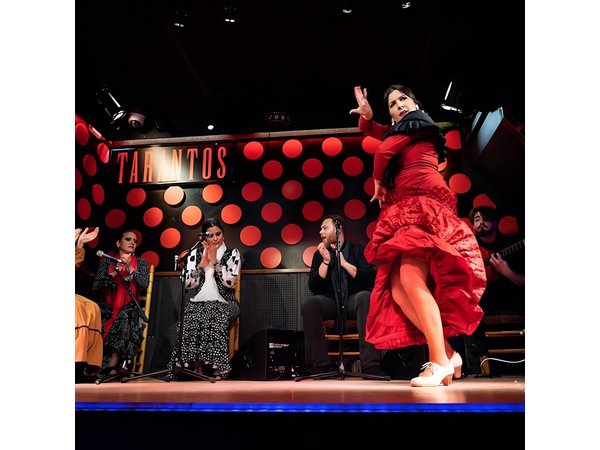 Barcelona Evening Tour, Flamenco Show & Tapas