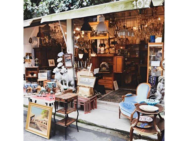Les Puces de Saint Ouen Flea Market Private Tour in Paris