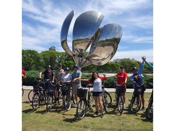 Half-Day Recoleta and Palermo Bike Tour in Buenos Aires