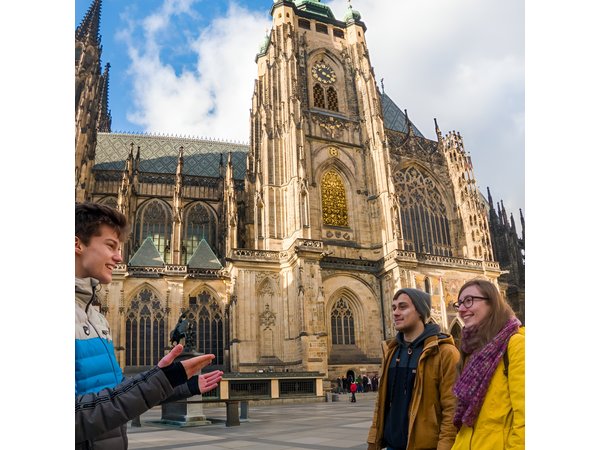 Private Walking Tour: From Charles Bridge to Prague Castle