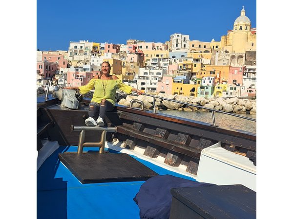 Procida Boat Tour from Ischia with Lunch and Island Stop