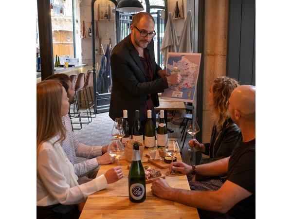 Paris Wine Tasting Experience in Montmartre
