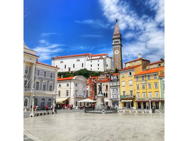 Postojna cave, Predjama castle and Piran tour from Ljubljana