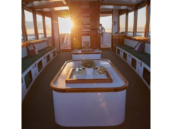 New York City Sunset Cocktail Cruise on Small Yacht