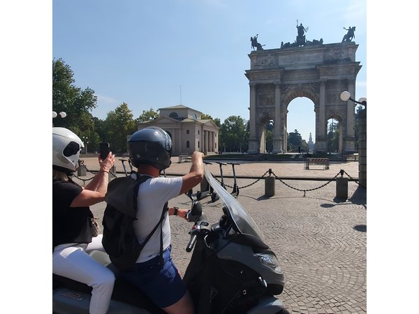 Milan Vespa Adventure: Private Tour for Couples and Friends