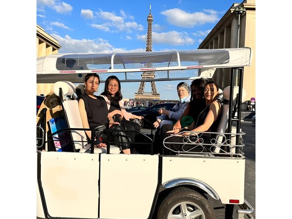 Paris Private Tour with Tuktukyourcity