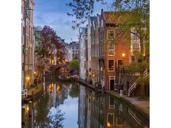 Utrecht: City Walk with Audio Guide in 7 Languages on your Phone