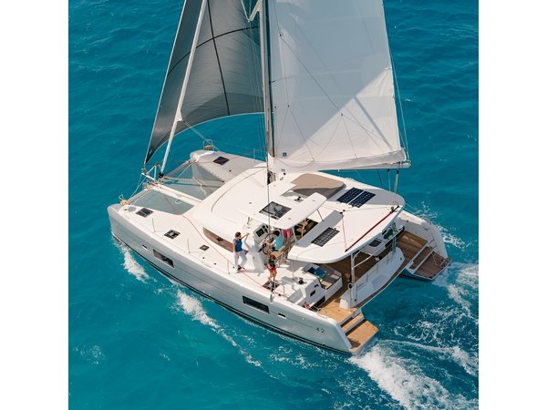VIP Catamaran Private Tour in Lisbon up to 18 clients