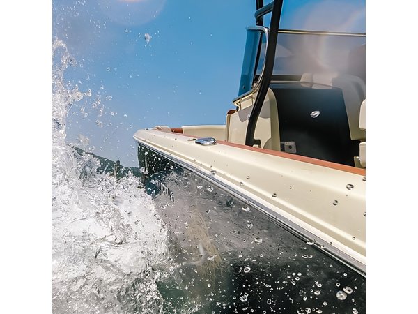 2H Private Cruise on Lake Como Tender yacht Invictus 9 pax