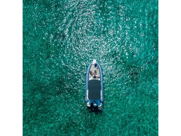 Private speedboat custome-made tour / from Trogir and Split