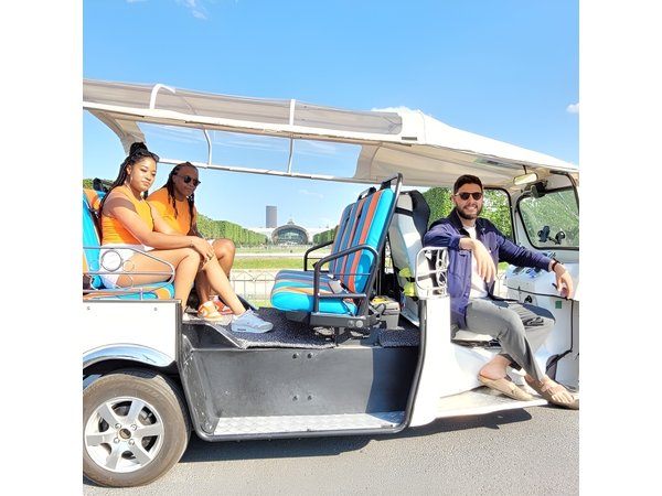 Private Tour of Paris in Tuktuk