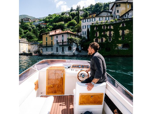 4 Hours Private Cruise on Lake Como by Motorboat