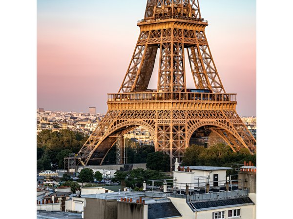 Paris Private First-Timers Tour: Iconic Landmarks & Crêpes