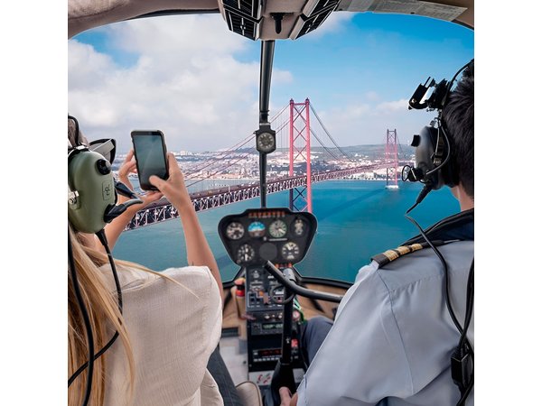 360º Lisbon Small Group: Helicopter Flight, Boat Trip and Walking