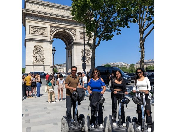 Paris Segway Tour with Ticket for Seine River Cruise