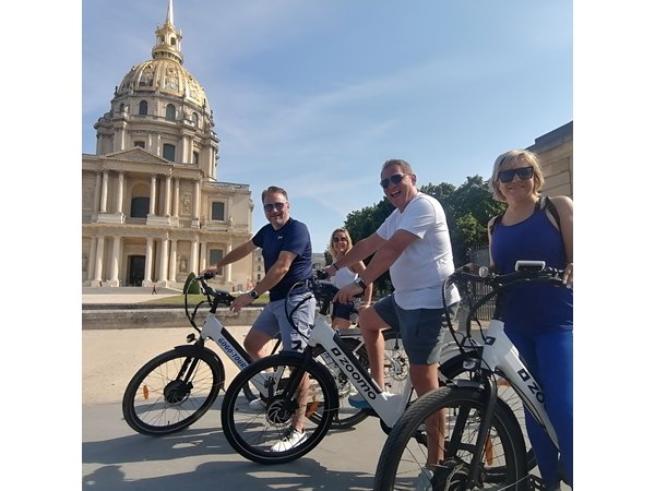 Paris: Small Group Highlights E-Bike Guided Tour