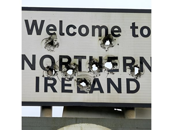 Belfast Murals & Troubles: "A 2-Hour Political Journey"