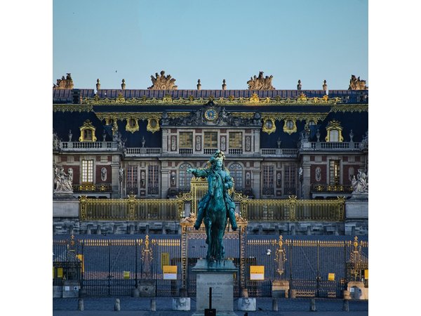 Paris Versailles Guided Tour with Gardens & Trianon Access