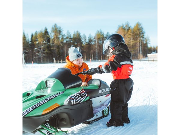 Family Snowmobiling in Rovaniemi, Apukka Resort