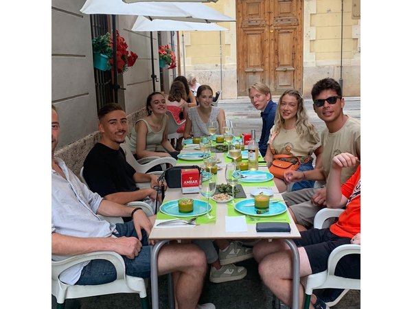 Christmas Tapas and Wine Tour in Valencia