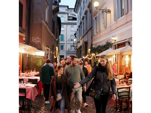 Rome Food Tour: Hidden Gems of Trastevere with Dinner & Wine
