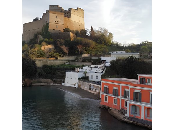 Private tour by car among the treasures of Campi Flegrei and Naples.