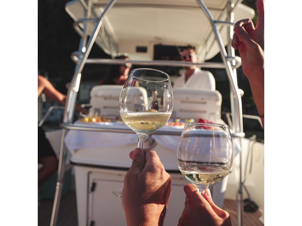 4 Hours Private Boat Cruise on Lake Como