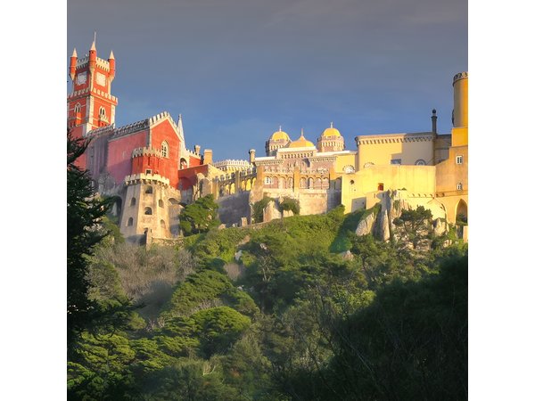 Sintra & Cascais Private Tour from Lisbon + Dinosaur footprints on the beach!