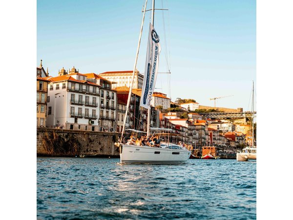 Porto: Douro River 2h Private Tour With Port Wine