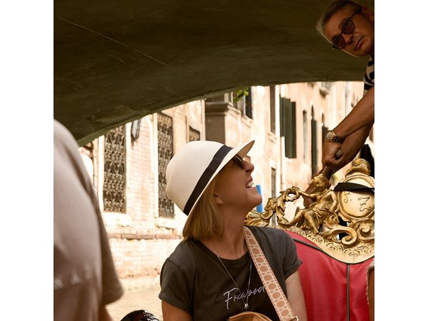 Venice Art Walking Tour with Gondola Ride