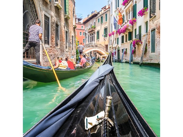 Morning Magic: Venice City Walk and Gondola Tour