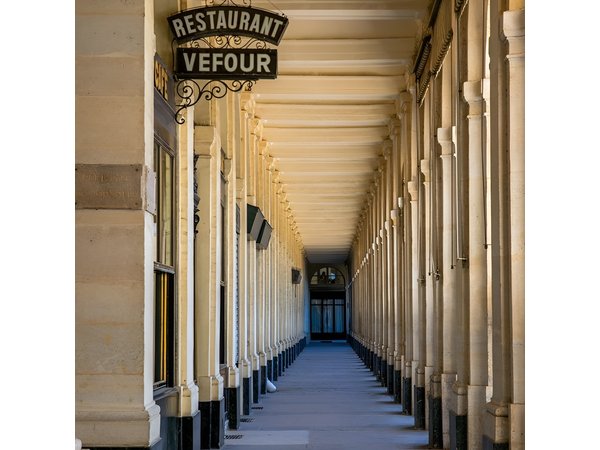 Private Tour with Guide to Midnight in Paris Movie Locations