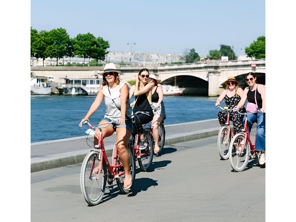 Secrets of Paris Bike Tour (English or Dutch)