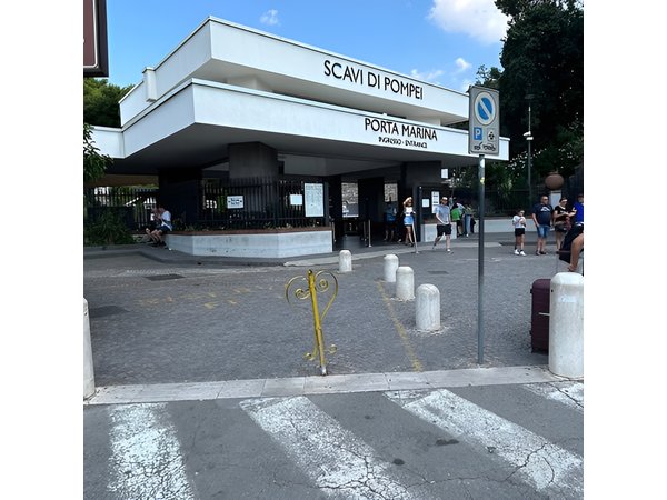Pompeii and Amalfi coast day tour