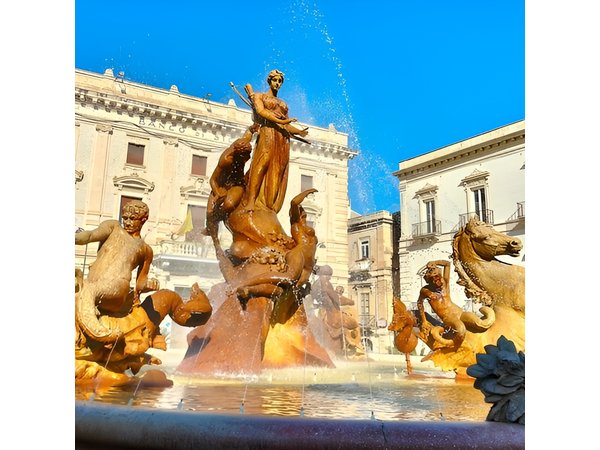 Siracusa & Noto: small group tour from Taormina