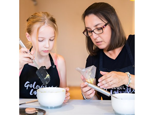Family experience-Macaron Bakery Class at Galeries Lafayette